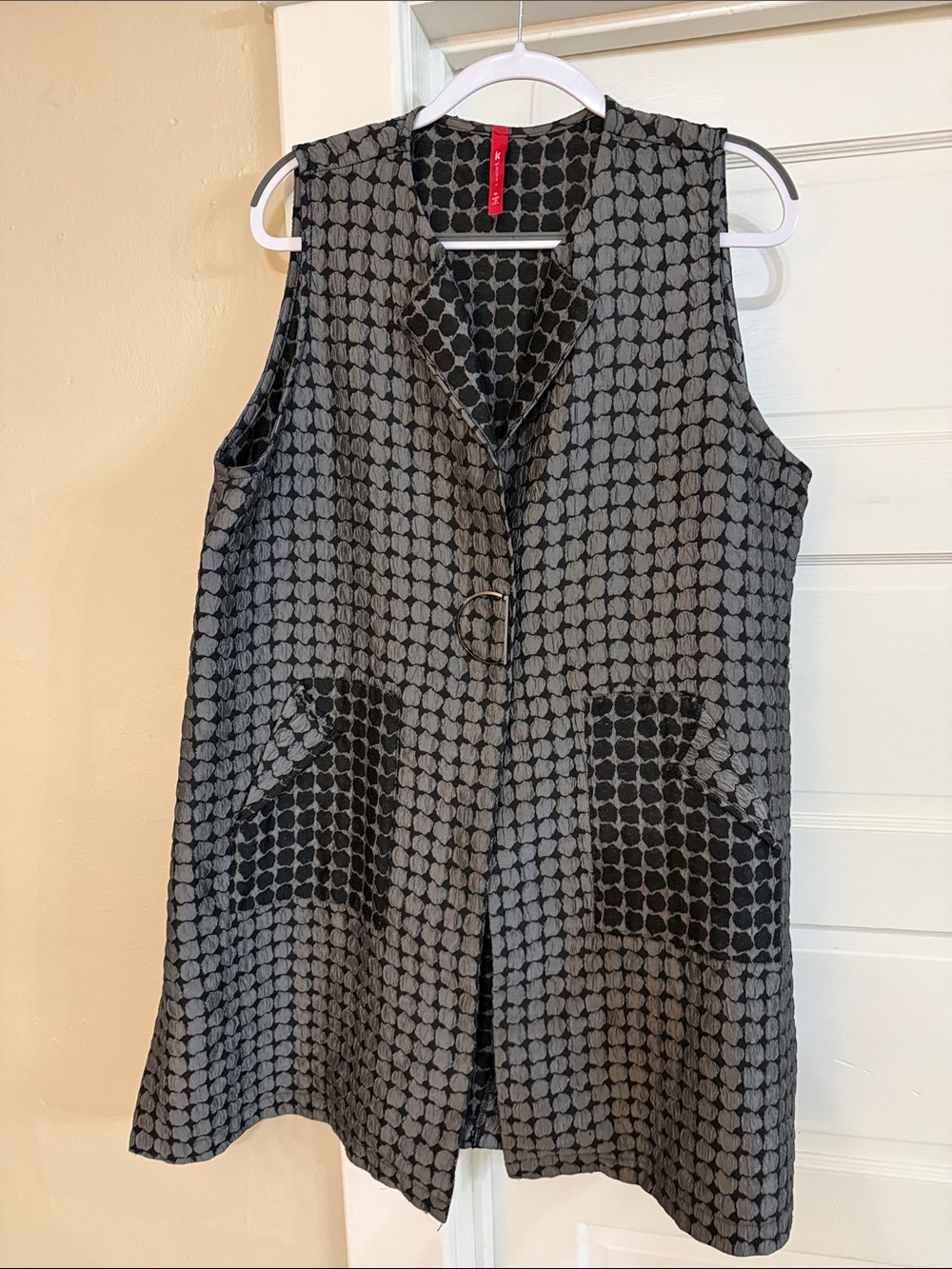 IC by Connie K Sleeveless Gray Patterned Tunic Vest with Front Pockets Sz XL